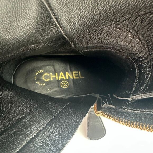 CHANEL 2019 Black Leather Lace Up Combat Boots Size 37 CC Logo Booties Cap Toe - Picture 9 of 12